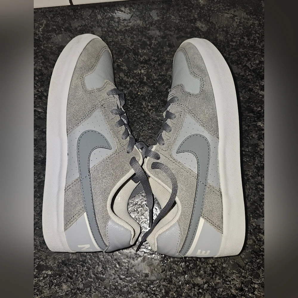 Nike SB Delta Force Vulc Skater Shoes 942237-001 Cool Grey Wolf‎ Men's 7 Youth 7